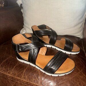 Miz Mooz Comfort Sandal - Size 9 - 9.5